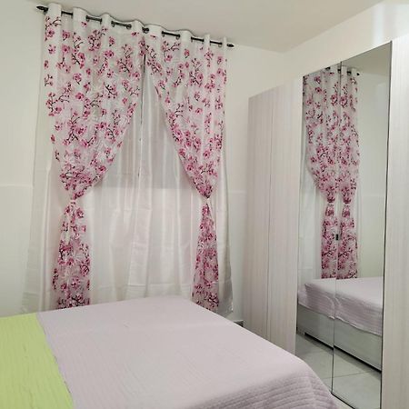 Lovely Appartment Near Como Casnate Con Bernate Eksteriør billede